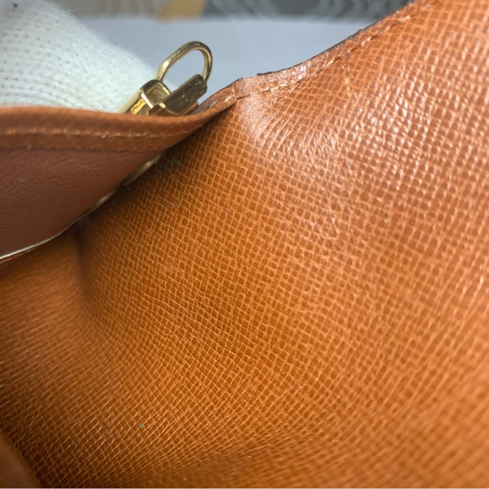 With Certificate of Authenticity Louis Vuitton Brown Monogram Key Holder - Picture 9 of 15